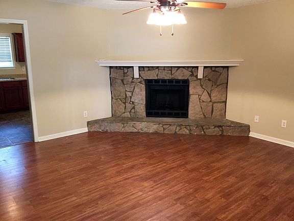 5th image of 304 Windsor Walk SE