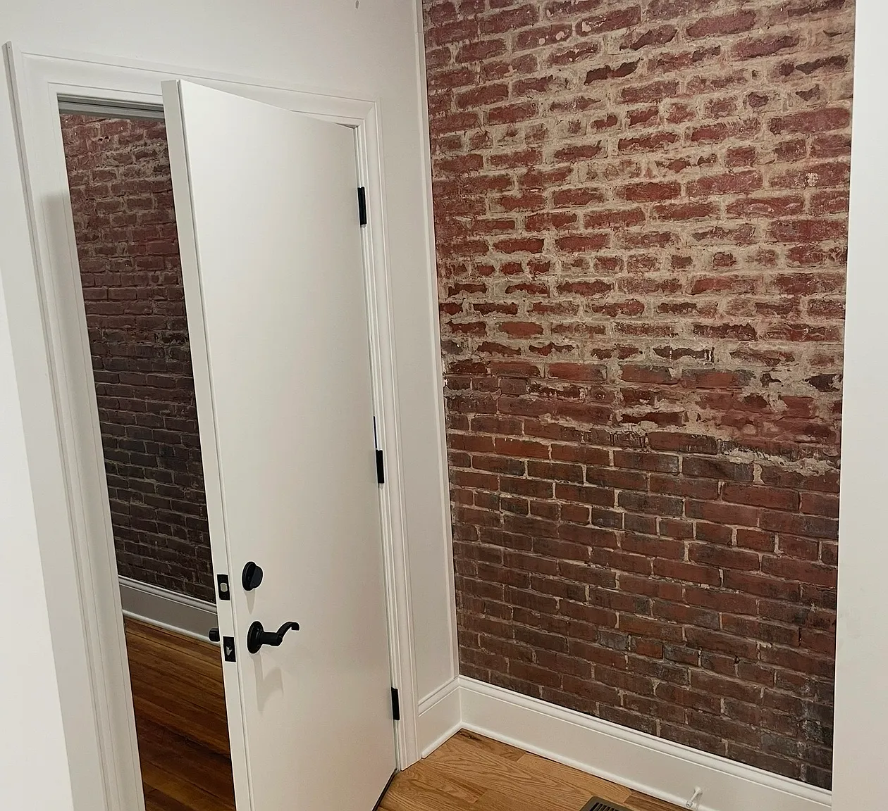 2 bed, 900 sqft, $1,000 — Photo 3