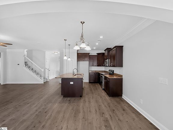 5th image of 216 William Seth Ct