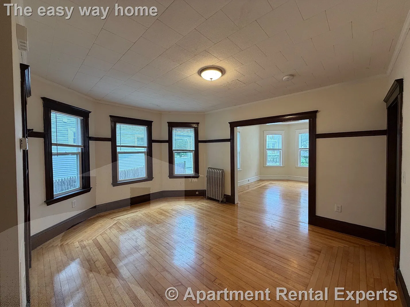 3 bed, 1350 sqft, $3,900 — Photo 3