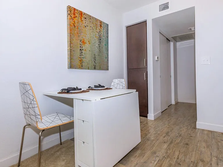 Treehouse Apartments — Photo 7