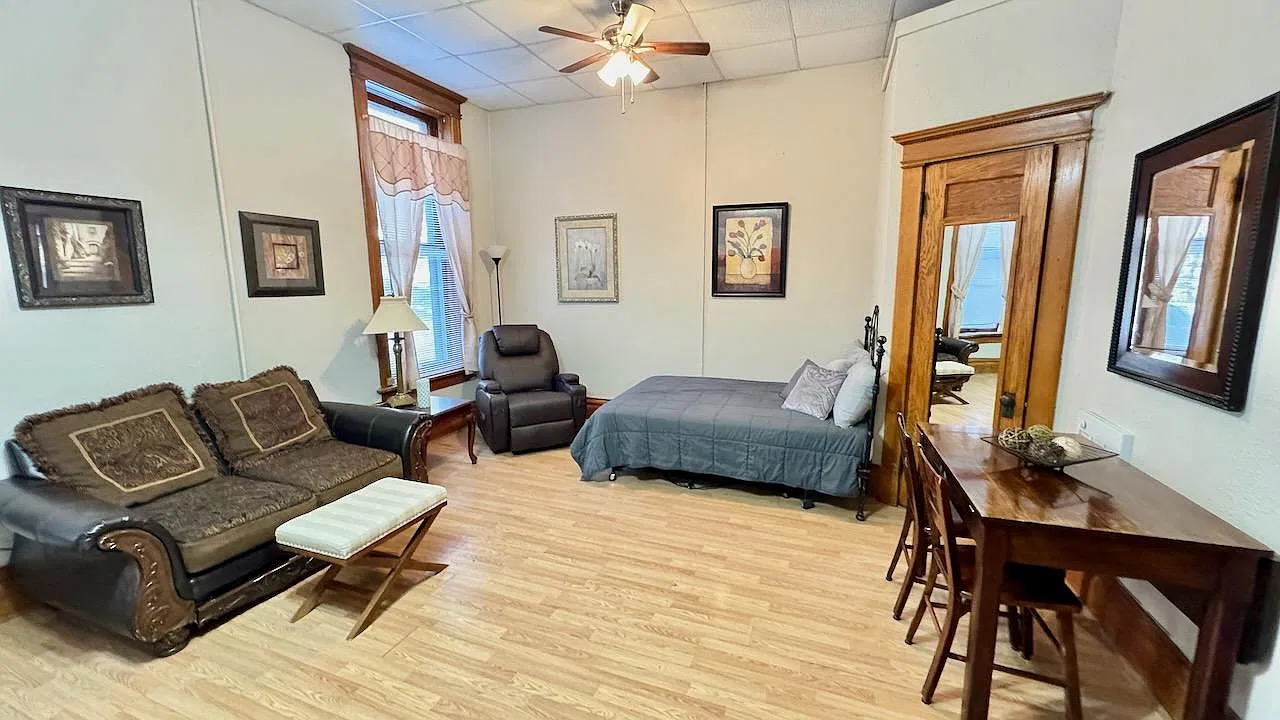 605 Bluff Street — Photo 1