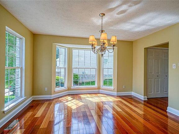 3rd image of 8017 Saddlewood Dr