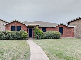 2908 Rising Crest Dr, Lancaster, TX 75134