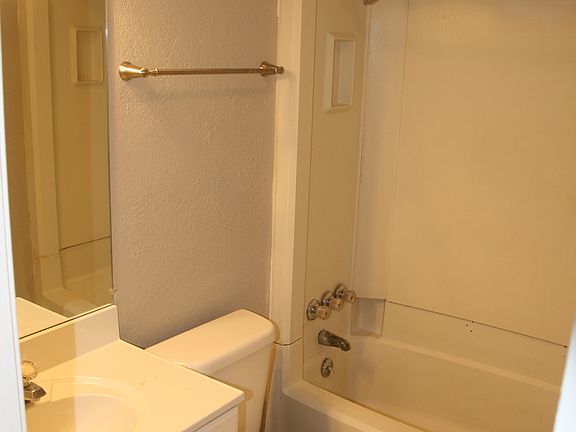 2nd image of 1372 E 142nd St S