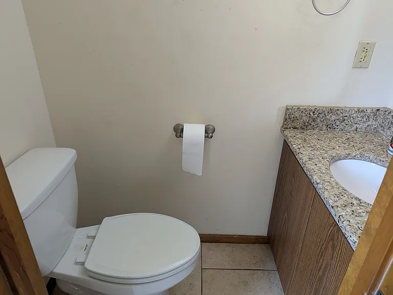 24 Georgetown Ct — Photo 12
