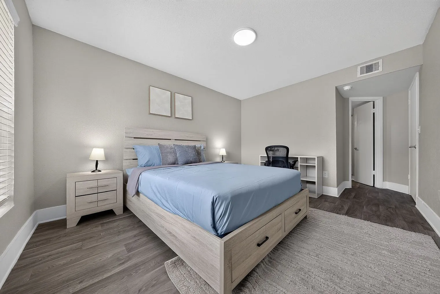 1 bed, 1.0 bath, 8137 sqft, $2,570 — Photo 4