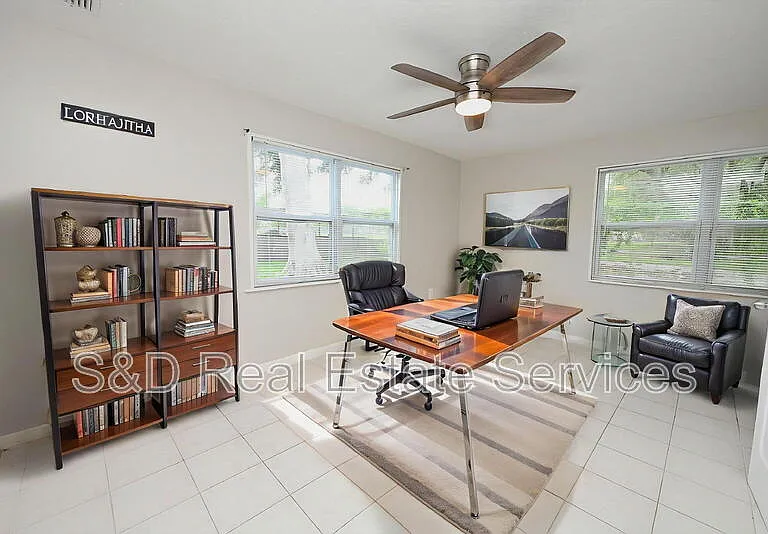 907 Swann Dr — Photo 38