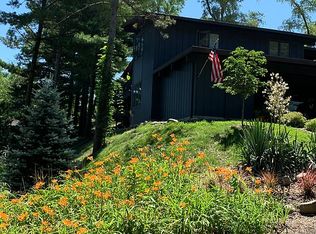 11 Cedar Ct, Portage, IN 46368