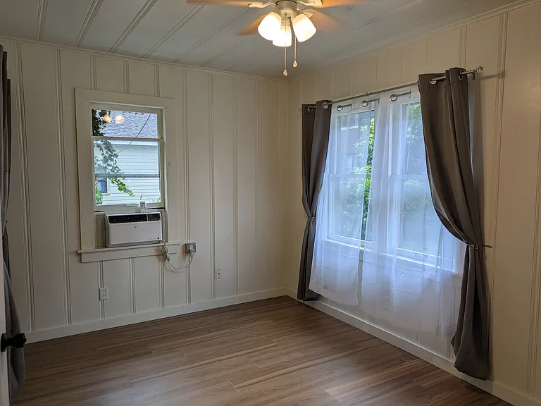 707 NE 15th St #1/2 — Photo 14