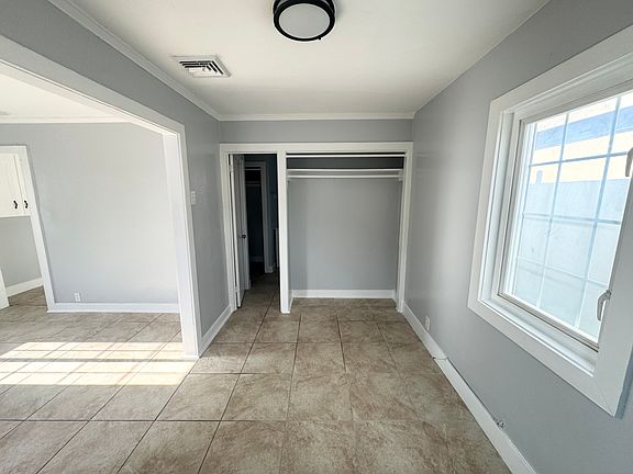 5th image of 10926 S Grevillea Ave Unit 1