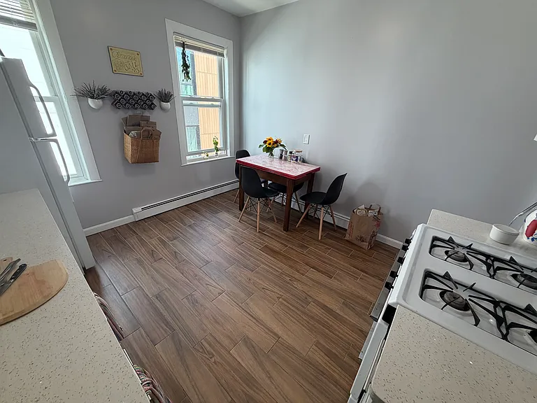 11 Houghton St #3A — Photo 3