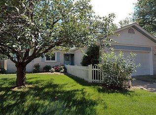18000 Fox Pointe, Clinton, MI 48038