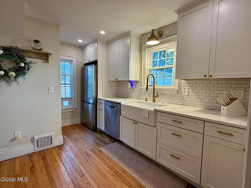2nd image of 5 Cunningham Avenue