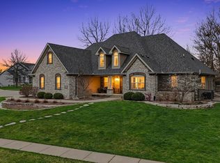 1505 Cottonwood Ct, Mahomet, IL 61853