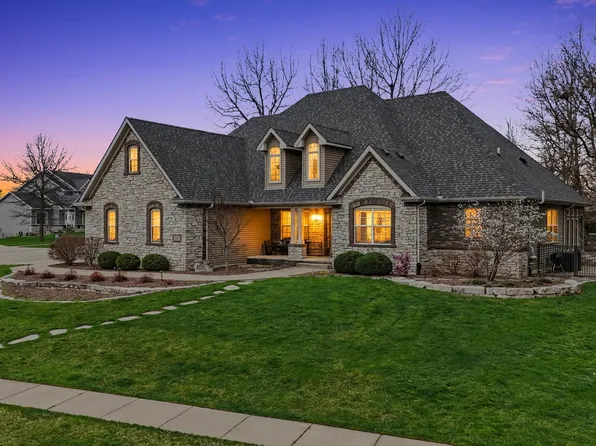 1505 Cottonwood Ct, Mahomet, IL 61853