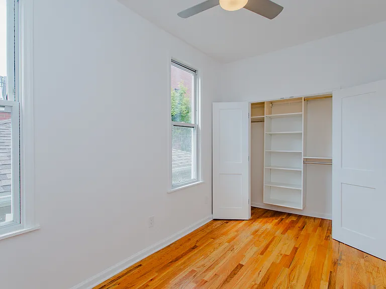 1325 W Barry Ave #1R — Photo 12