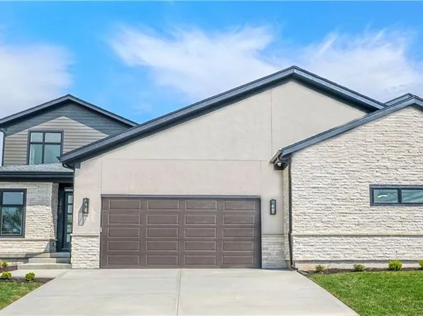 2860 W 133rd Ter, Leawood, KS 66209