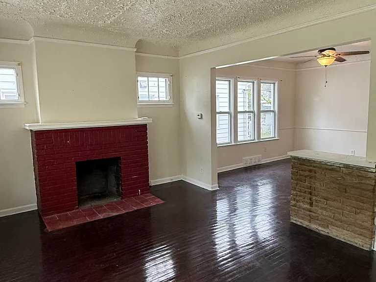 18462 Greenview Ave #1 — Photo 3