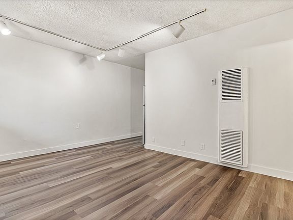 5th image of 908 N San Vicente Blvd APT 4