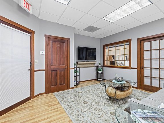 4th image of 41 Glendale Place #11