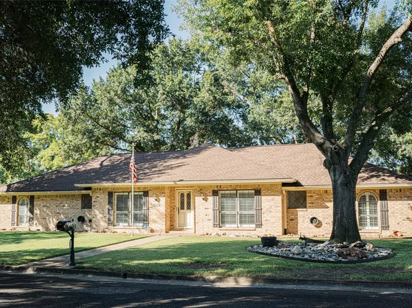 1612 Glenbrook St, Corsicana, TX 75110