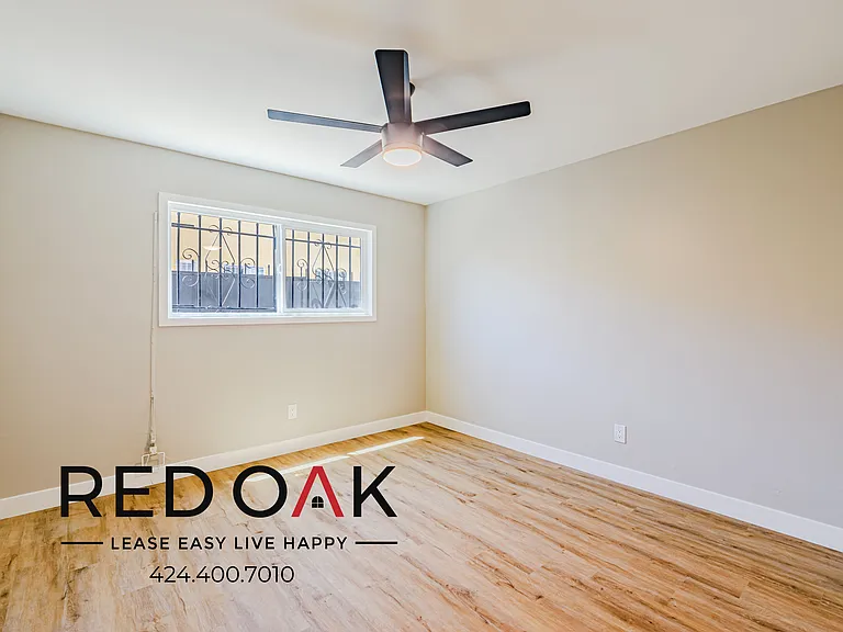 921 W 82nd St #2 — Photo 15