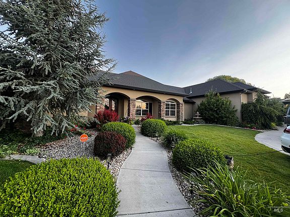 2nd image of 2320 Candleridge Dr