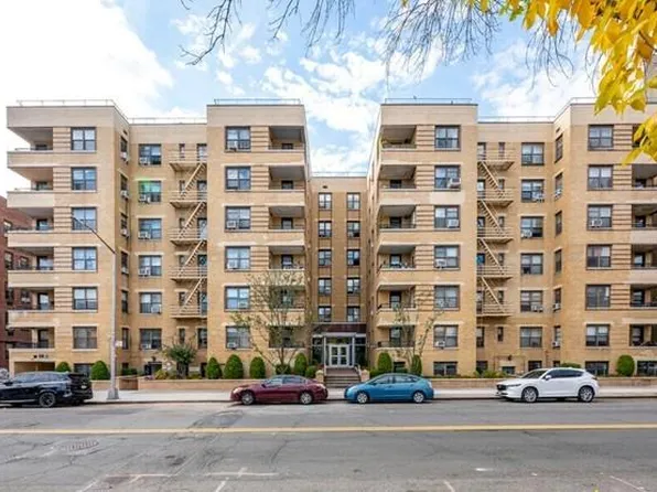 150 W End Ave APT 3G, Brooklyn, NY 11235