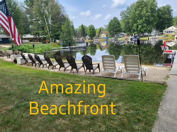 217 Aspenwood Dr, Prudenville, MI 48651