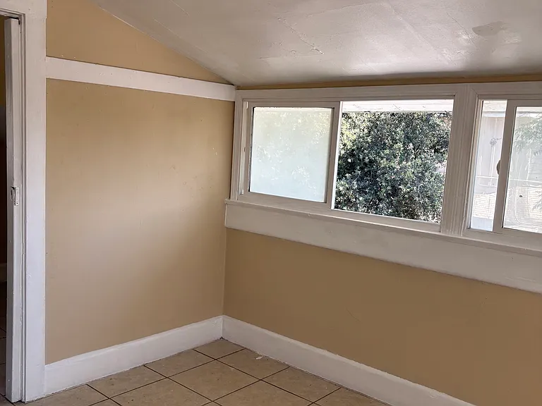 3523 Ottawa Ave — Photo 12