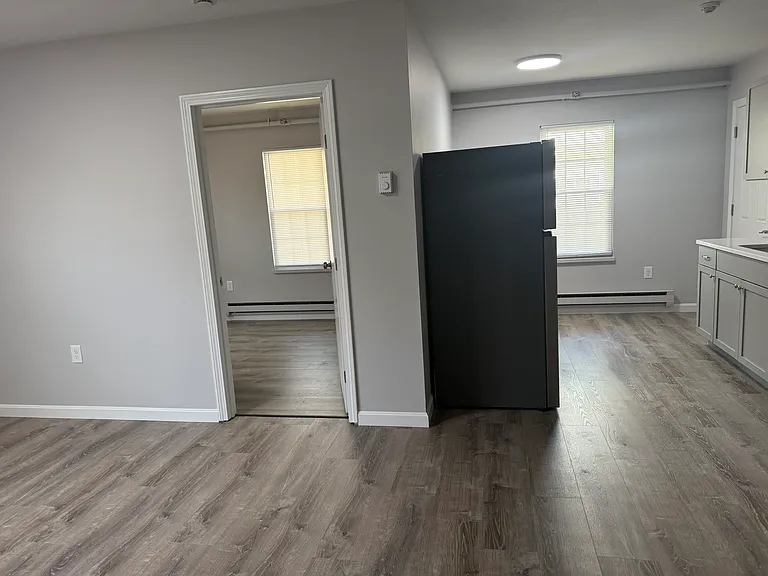 1287 Bridge St #4-8 — Photo 6