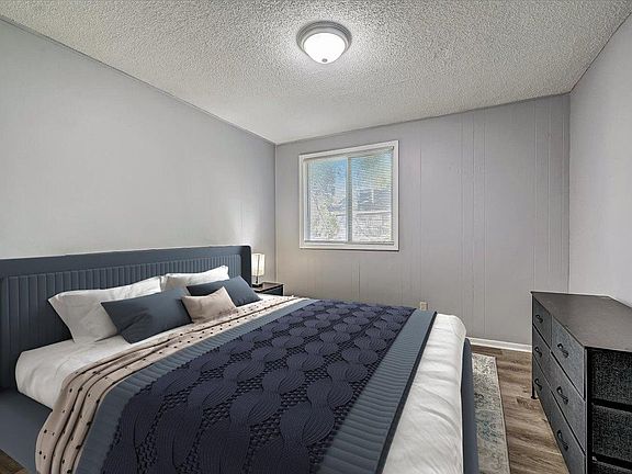 5th image of 1585 W 31st St #13996486