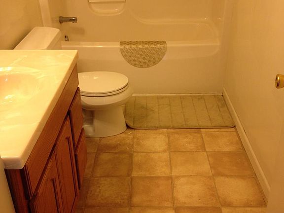 2nd floor Bathroom