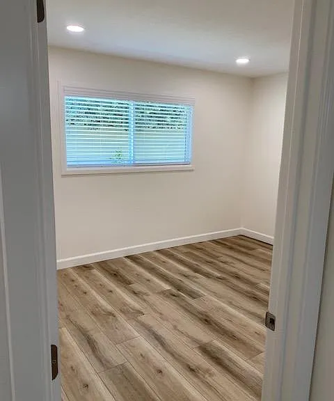 471 N Olive St — Photo 12
