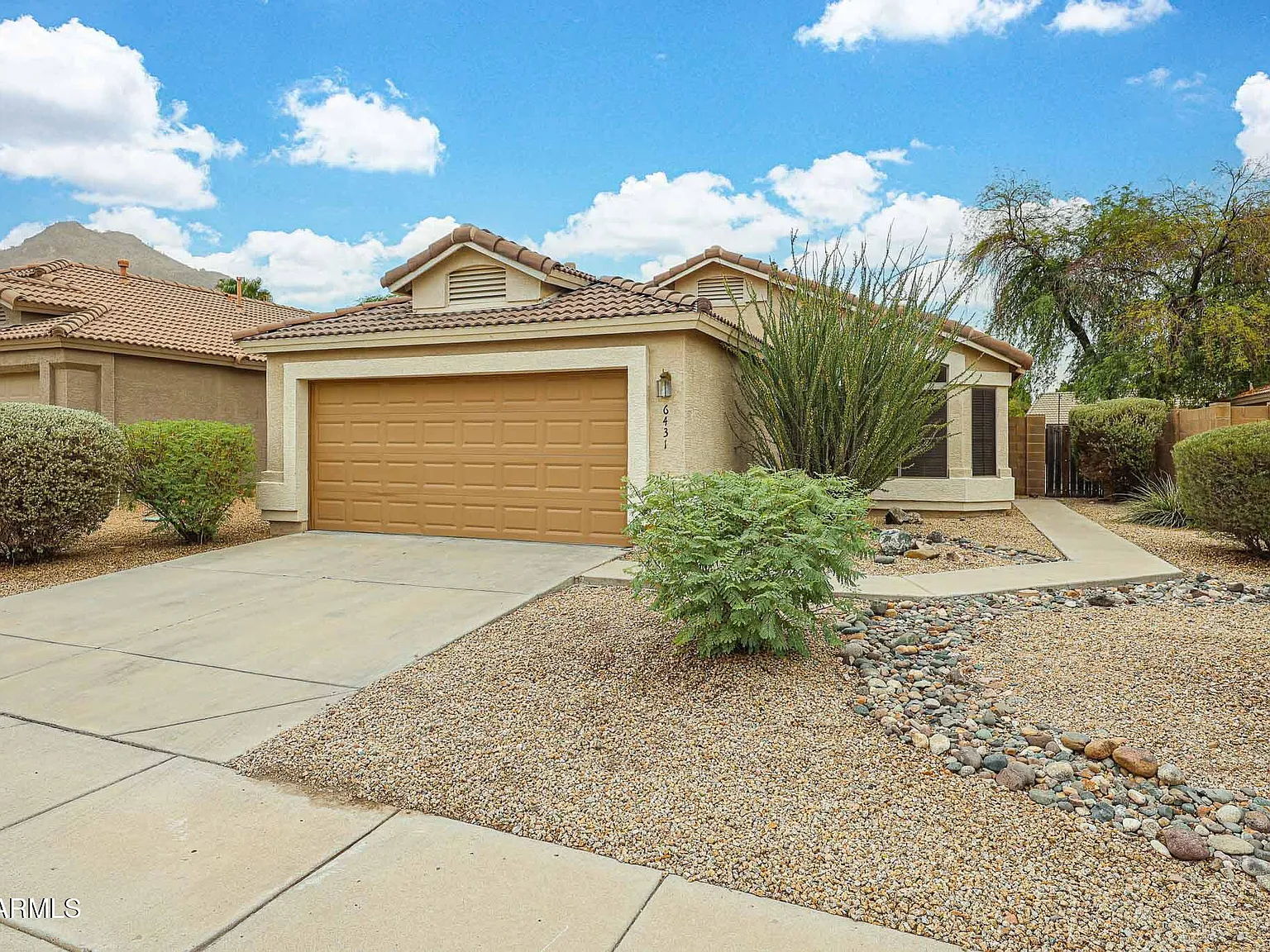 3 bed, 2.0 bath, 1280 sqft, $2,050 — Photo 3