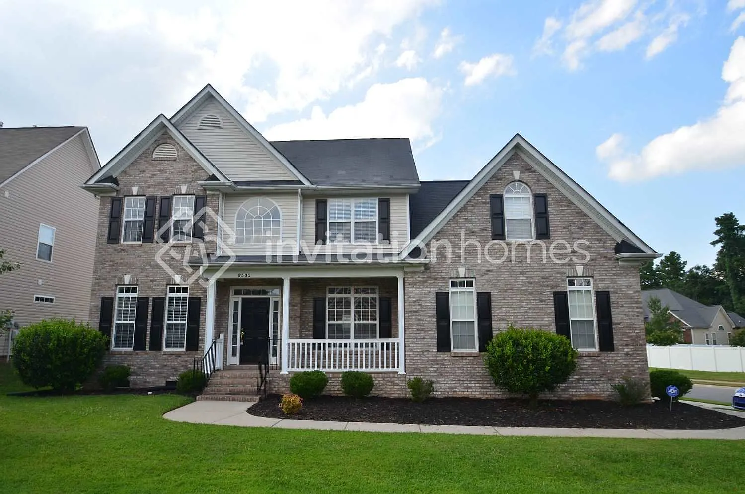 8502 Suttonview Dr Charlotte, NC 28269 — Photo 1