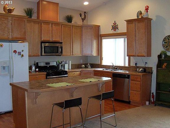 3rd image of 10304 NE 52nd Ct