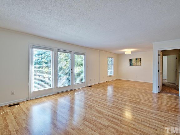 2nd image of 1515 E Franklin St APT 15