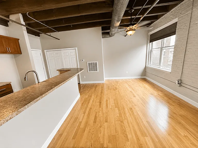 159 W Pearl St #304 — Photo 3