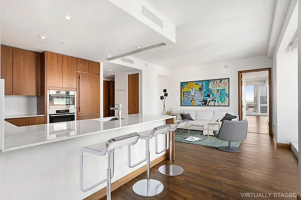 Rented by New York Casas Ltd. | media 3