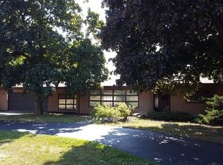 1422 Green Bay Rd, Zion, IL 60099