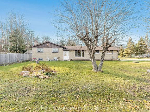 4th image of 807 Cook St