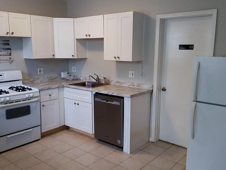 1500 W Thomas St #BF — Photo 5