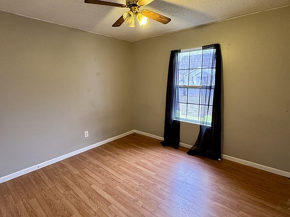 3rd image of 506 3rd St