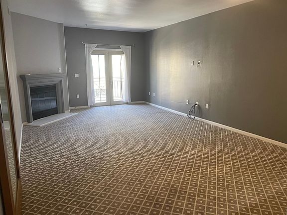 4th image of 128 N Oak Knoll Ave Unit 307