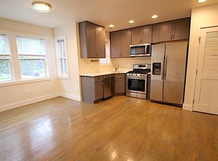 900 5th St NE APT 4, Washington, DC 20002