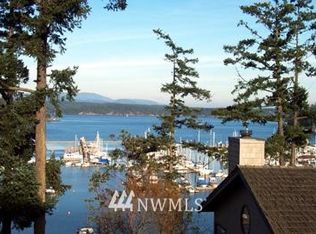 286 1st St N, Friday Harbor, WA 98250