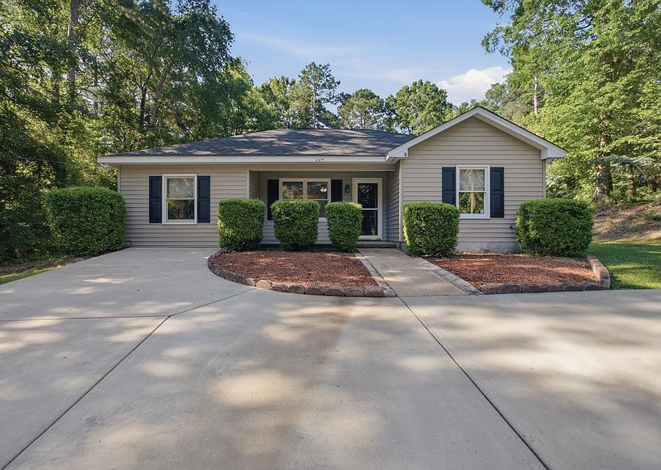 1st image of 209 Waverly Cir