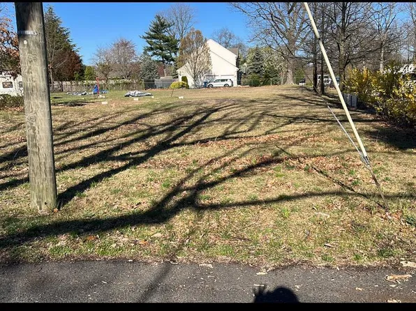 1561 Lafayette St, Thorofare, NJ 08086